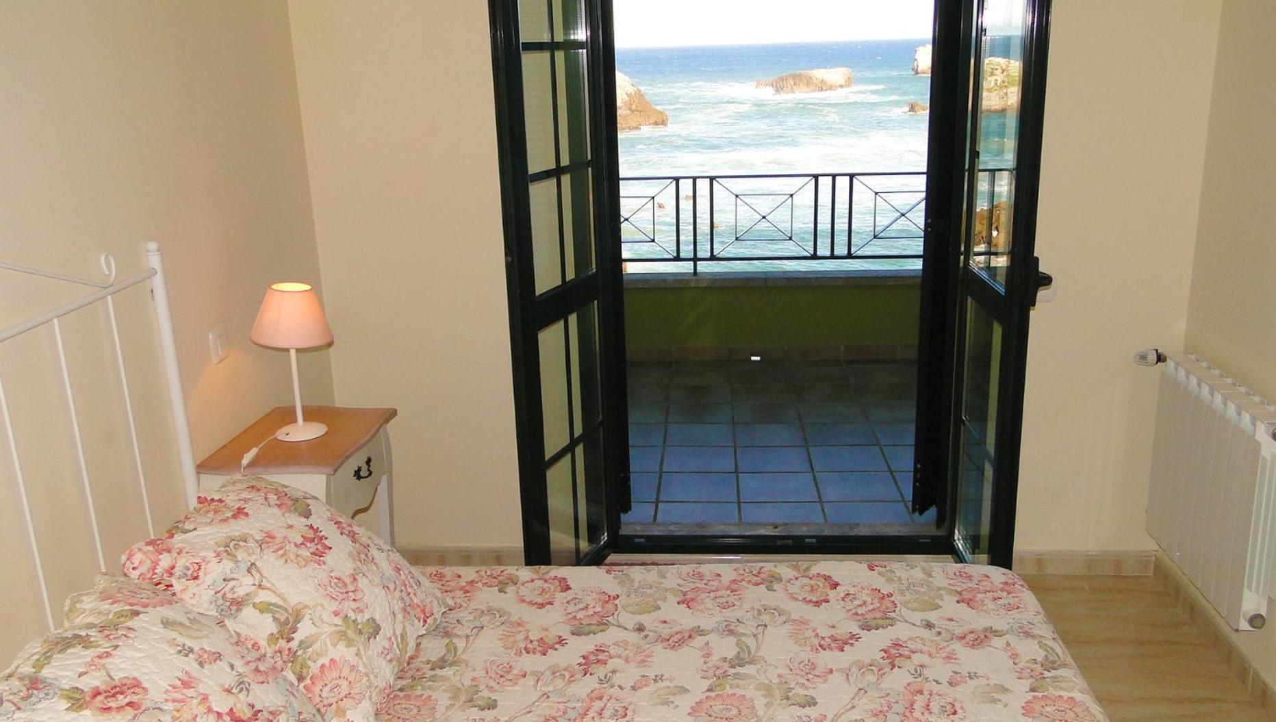 Apartamentos El Pinedo Noja Room photo
